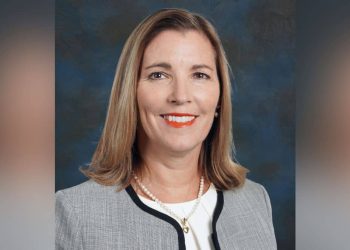 Photo of superintendent Denise Herrmann in Libertyville