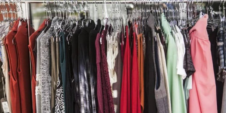Photo of a shop in downtown Libertyville selling cloths